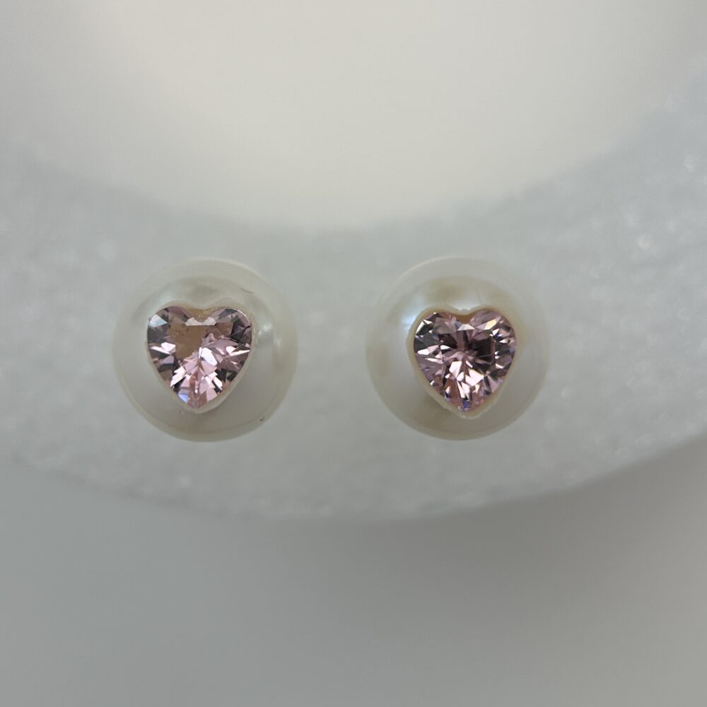 Chic Pearl Earrings with Diamond Heart
